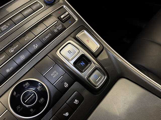 Hyundai Santa Fe 1.6 TGDi Hybrid Ultimate 5dr 4WD Auto