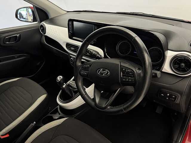 Hyundai i10 1.0 MPi Premium 5dr