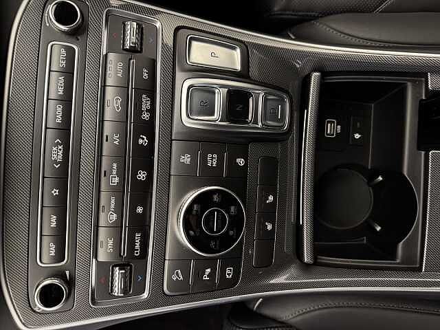 Hyundai Santa Fe 1.6 TGDi Plug-in Hybrid Premium 5dr 4WD Auto