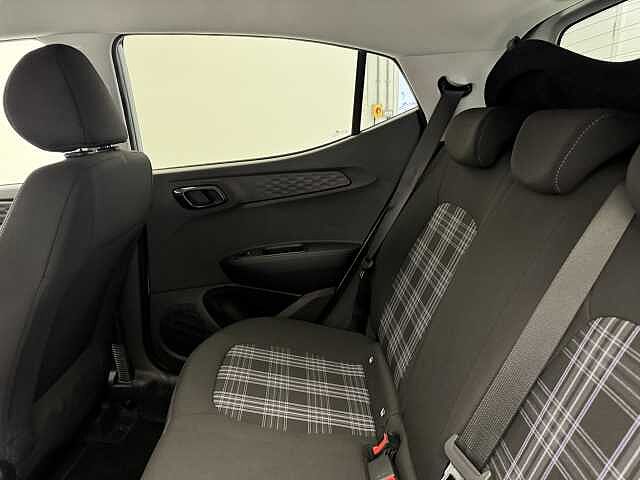 Hyundai i10 1.0 [63] Premium 5dr Auto [Nav]
