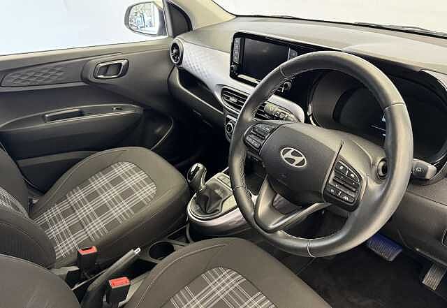 Hyundai i10 1.0 [63] Premium 5dr Auto [Nav]