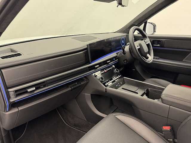 Hyundai SANTA FE 1.6 TGDi Hybrid Calligraphy 5dr 4WD Auto White