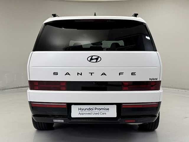 Hyundai SANTA FE 1.6 TGDi Hybrid Calligraphy 5dr 4WD Auto White