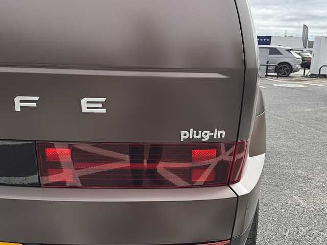 Hyundai SANTA FE 1.6 TGDi Plug-in Hybrid Ultimate 5dr 4WD Auto Brown